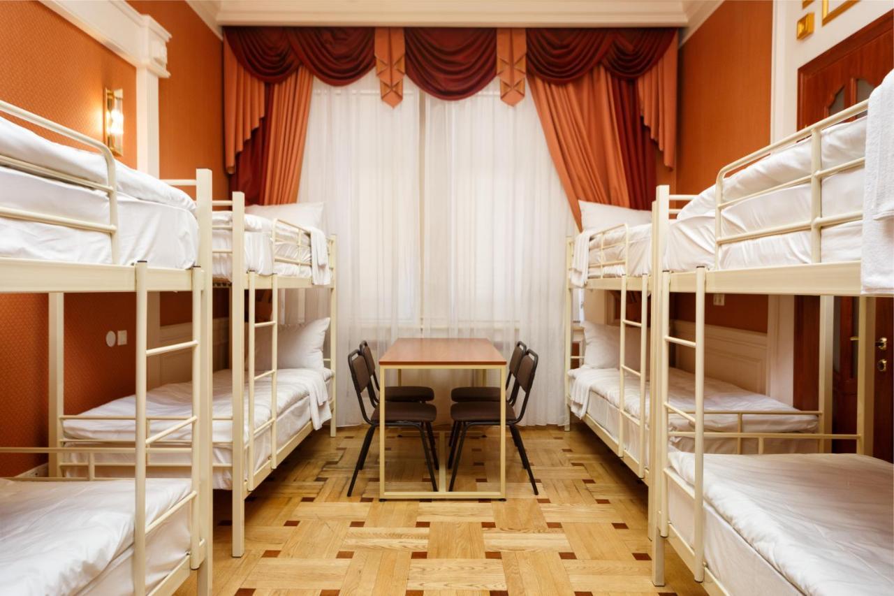 Hostel Suputnyk ลวีฟ ภายนอก รูปภาพ