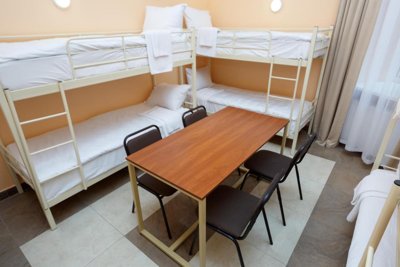 Hostel Suputnyk ลวีฟ ภายนอก รูปภาพ