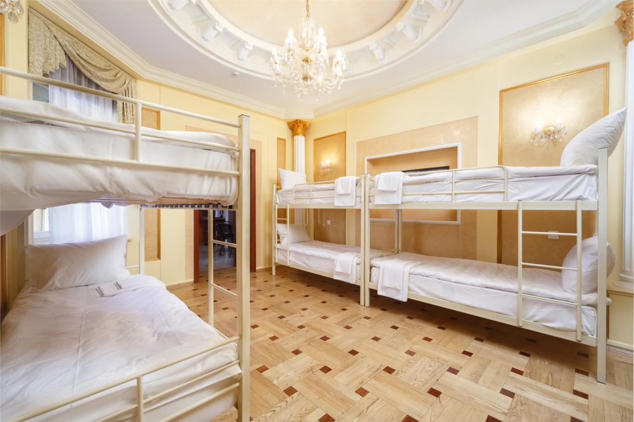 Hostel Suputnyk ลวีฟ ภายนอก รูปภาพ